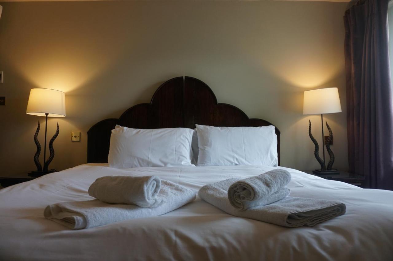 The Pembroke Arms Hotel Wilton  Room photo